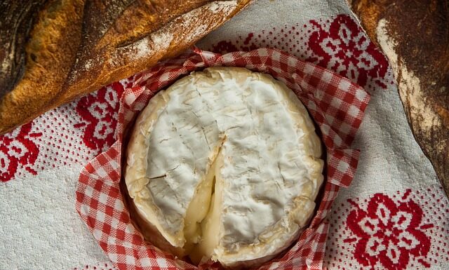 Czy ser camembert jest serem pleśniowym?