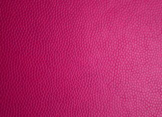 Czym można skleić skórę?