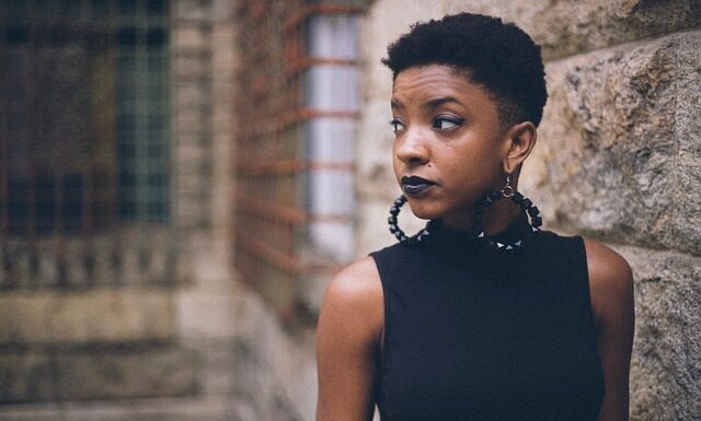 Co zrobić gdy nie można zdjąć kolczyka? Co zrobić gdy nie można zdjąć kolczyka?