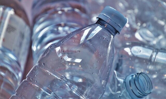 Czym skleić plastikowe butelki? Czym skleić plastikowe butelki?