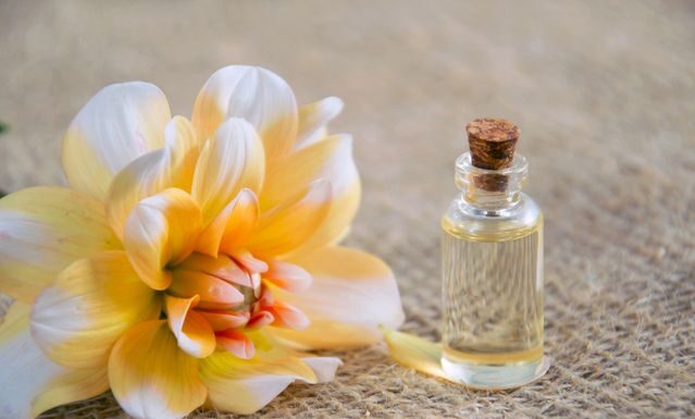Pielęgnacja, styl i zapach – kompletny przewodnik po męskiej kosmetyczce perfumy